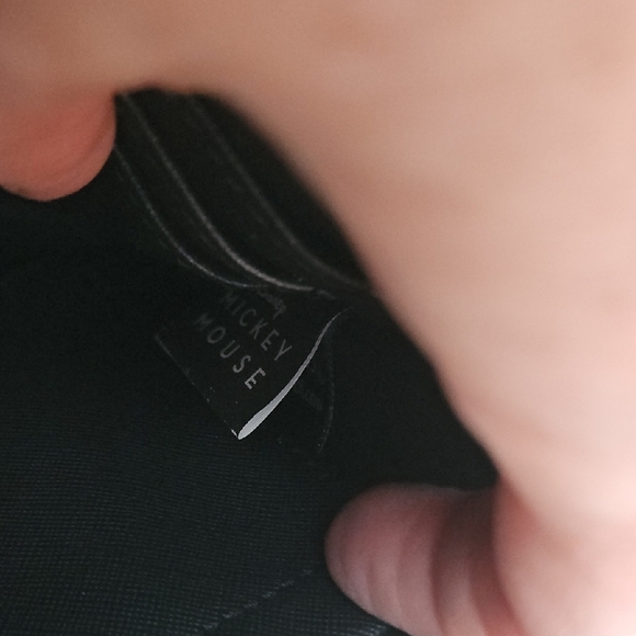 Disney Black and Red Mickey and Minnie Wristlet With Metallic Silver Card Holder - Picture 8 of 17